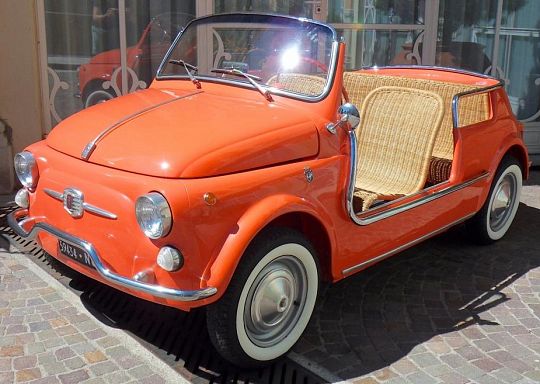 oranje-fiat-500-1556182534.jpg